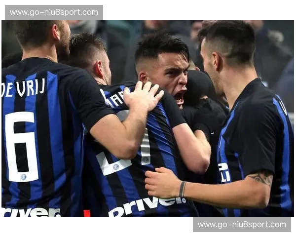 那不勒斯vs国米：足球世界的蓝色狂想曲与黑蓝钢铁洪流的史诗对决